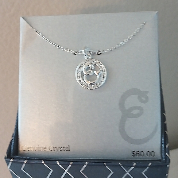 Beautiful E Pendant - Picture 1 of 4